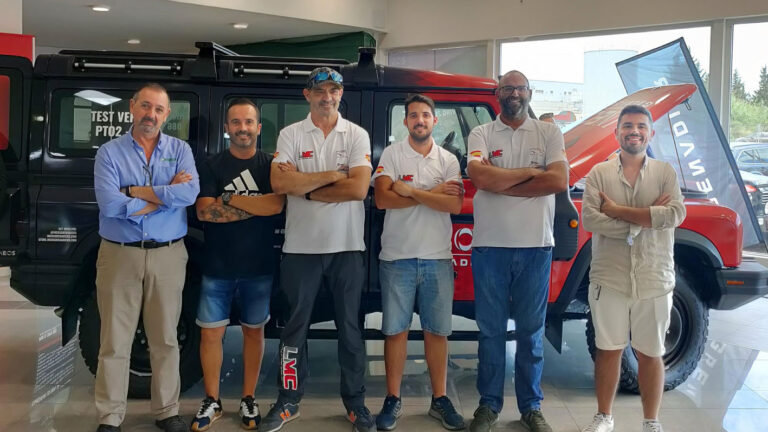 El equipo de La Mina Competición conoce el nuevo todoterreno Ineos Grenadier 4×4 en Cotri Off-Road