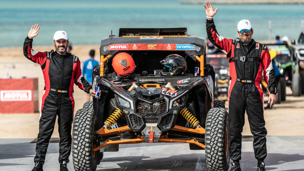 El equipo formado por Carlos Vento y Carlos Ruiz en la etapa prólogo del Dakar 2023.