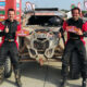 Carlos Ruiz y Carlos Vento en la línea de meta del Rally Dakar 2023.